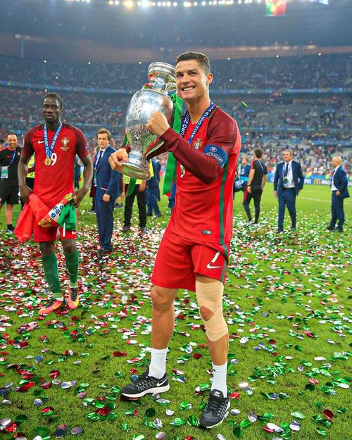 斯洛特：除了客负曼城外，我们都和对手踢得很有竞争力