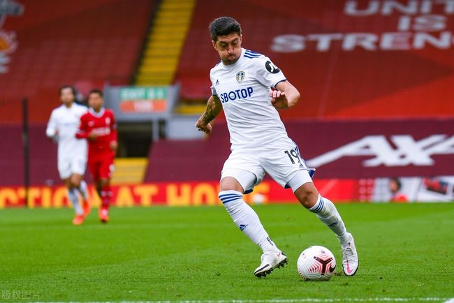 4战3负跌出争冠区！又一伪强队被打回原形，大牌云集却打不了硬仗