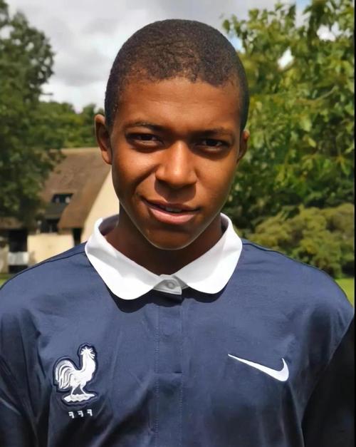 放置卡牌《探险终章》今日10点正式上线！