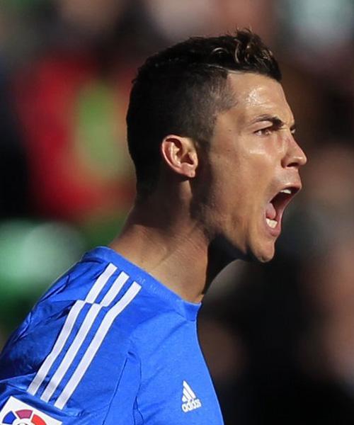 女子赛会纪录告破 扎西次仁夺国内男子冠军 2025广州马拉松圆满落幕